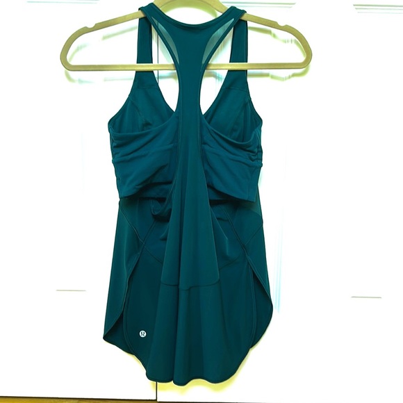 NWOT Lululemon Twist Around Tank Teal 2 in 1 Built in Bra - Picture 4 of 9